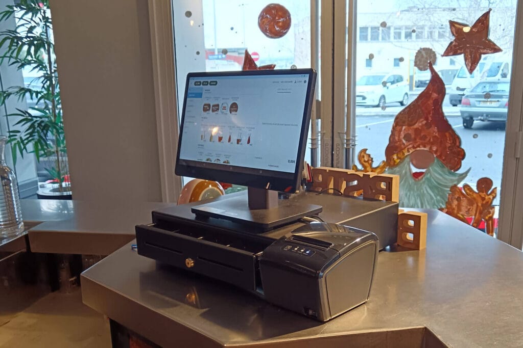 Caisse enregistreuse sans abonnement : mythe ou réalité ?